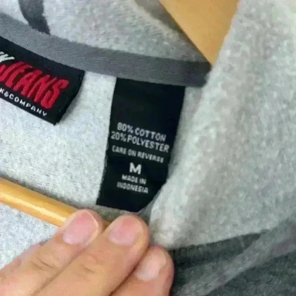 New York & Company Women’s Gray Crop Zip up Sweatshirt Hoodie size: Med - Picture 3 of 9